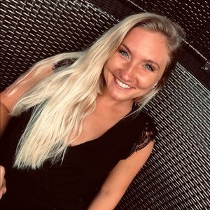 Meet your Posher, Nicole